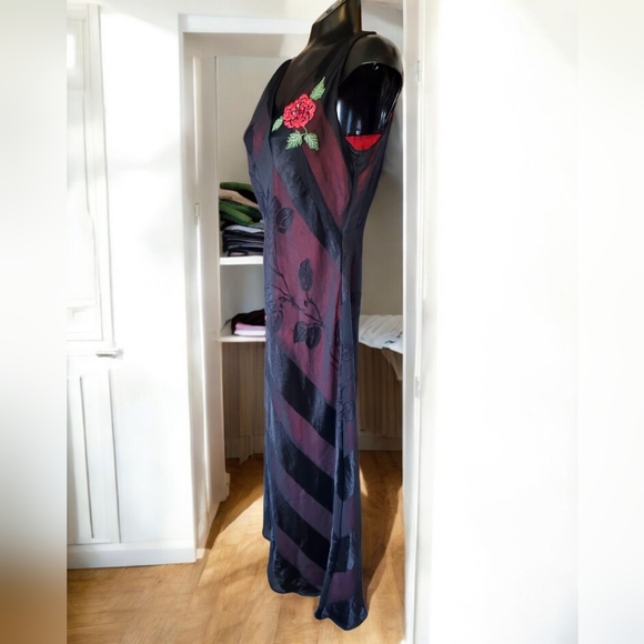 Vtg 90s Hand Beaded Embroidered Elegant Black and Red Floral Slip Dress - Picture 2 of 15